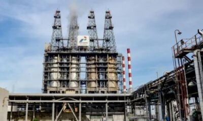 Kilang minyak Pertamina di Dumai [antara]