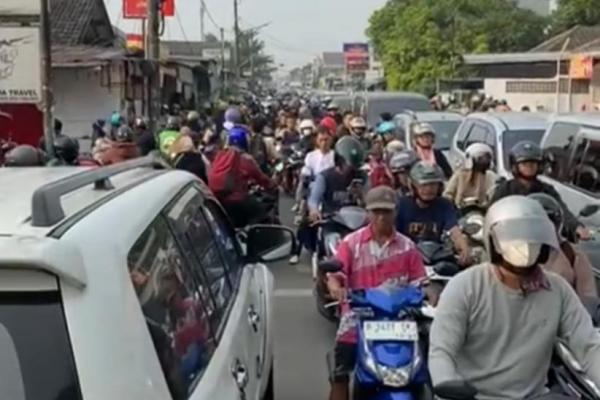 Ilustrasi kemacetan di Jalan Maruga Raya, Tangerang Selatan [inews]