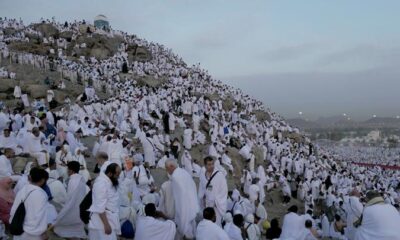 Ilustrasi jemaah haji beribadah di Arafah [tempo]