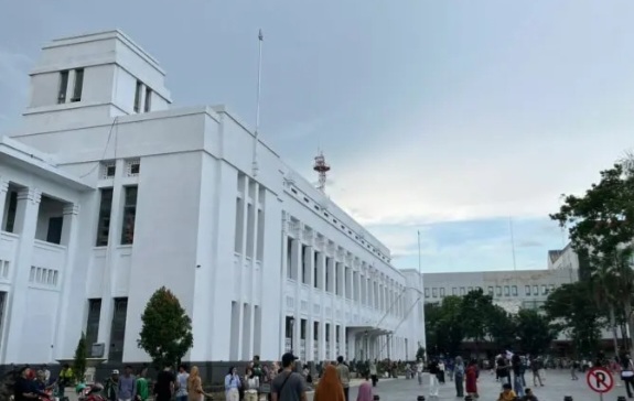 Pemerintah Kota (Pemkot) Surabaya akan mengadakan soft opening Wisata Kota Lama, Kamis (27/6/2024) [suarasurabaya]