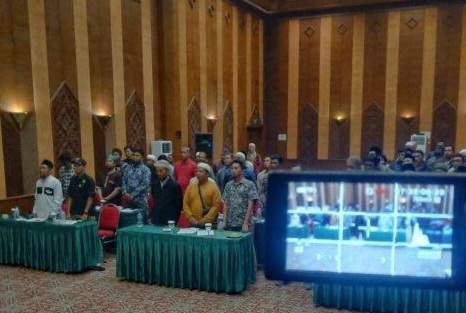 Ada 63 anggota Jamaah Islamiyah (JI) Sumatera Barat yang deklarasi membubarkan diri serta menyatakan kembali ke pangkuan Negara Kesatuan Republik Indonesia di Bukittinggi, Sumatera Barat, Minggu (28/7/2024) [tribunnews]