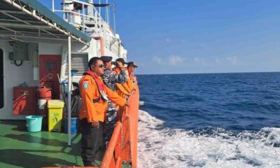 Kapal Motor (KM) Soneta mengangkut 16 orang kru telah dilaporkan tenggelam saat berada di perairan Karimunjawa, Kabupaten Jepara, Jawa Tengah [murianews]