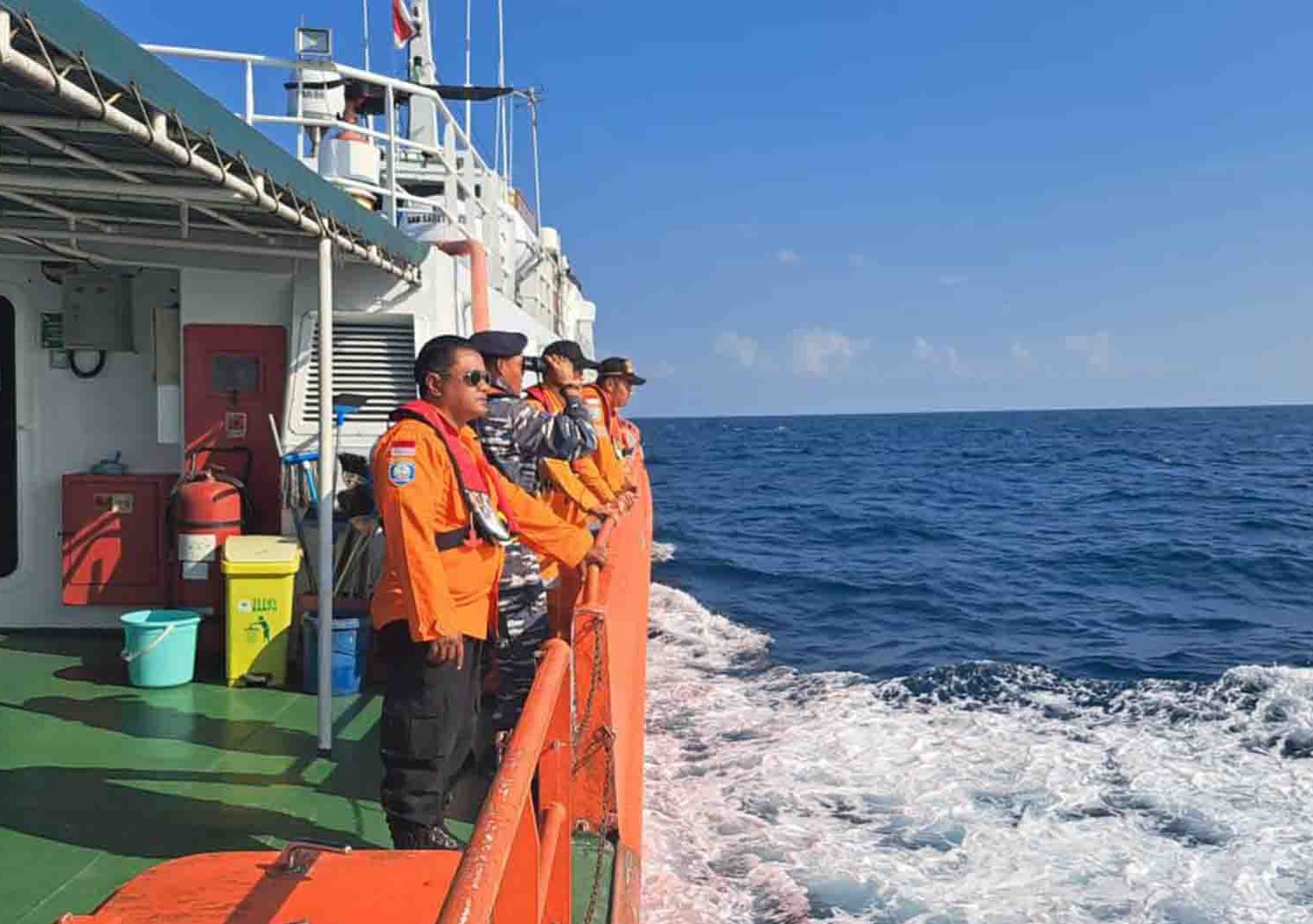 Kapal Motor (KM) Soneta mengangkut 16 orang kru telah dilaporkan tenggelam saat berada di perairan Karimunjawa, Kabupaten Jepara, Jawa Tengah [murianews]