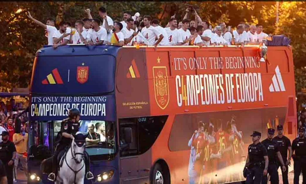 Spanyol Juara Euro 2024 Gelar Parade Bus Terbuka Dan Bertemu Raja [murianews]