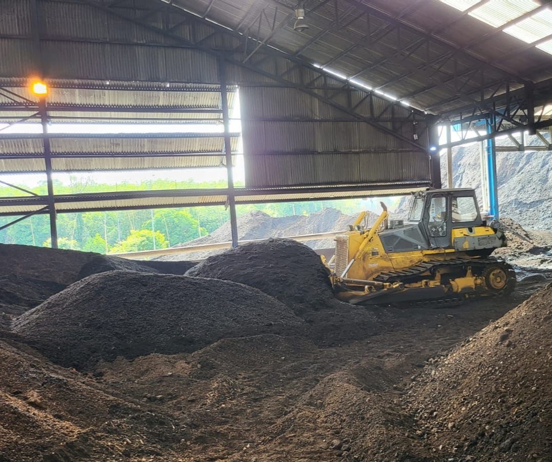 PLN Indonesia Power (PLN IP) telah memakai tandan kosong (tankos) kelapa sawit sebagai bahan bakar Pembangkit Listrik Tenaga Uap (PLTU) Sintang, Kalimantan Barat [okezone]