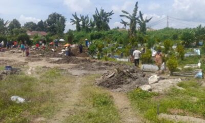 Proses pemindahan makam dampak pembangunan tol Tebing Tinggi-Pematangsiantar [mistar]