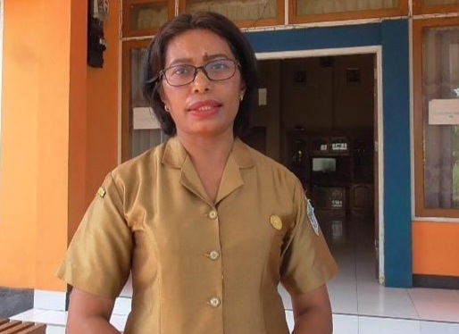 Kepala Bidang Kedaruratan dan Logistik BPBD Kabupaten Flores Timur Avelina Hallan [kabarntt]