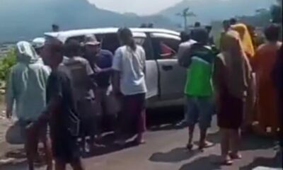 Warga Lumajang hadang Polisi dan tuding Tebang pilih saat melakukan penertiban tambang pasir ilegal [iNews]