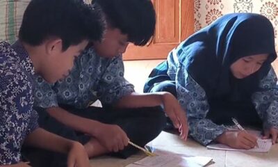 Ilustrasi siswa SMP di Polewali Mandar belajar darurat di rumah warga [kompas]