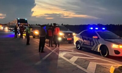 Rombongan jemaah haji lewat di Tol Sibanceh [bithe]