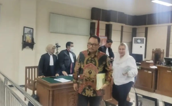 Sidang Wali Kota Semarang Hevearita Gunaryanti Rahayu (mbak Ita) dan suaminya, Alwin Basri [espos]