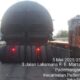Truk nyangkut di pembatas jalan Jakarta Utara [detik]