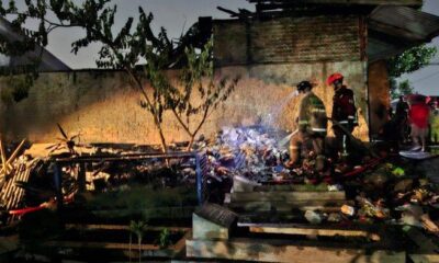 Kebakaran gudang daur ulang Sukamenak, bandung [tribunnews]
