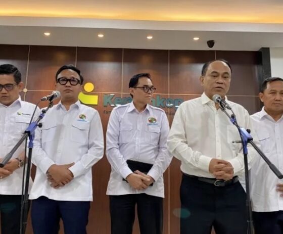 Menteri Koperasi Budi Arie Setiadi (kedua kanan) dalam konferensi pers di Jakarta, Senin (23/6/2025) [antara]