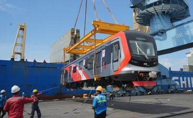 Ilustrasi kereta impor dari China [merdeka]