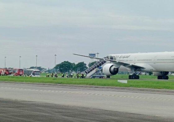 Pesawat Saudi Airlines mendarat darurat usai dapat ancaman bom [tribunnews]