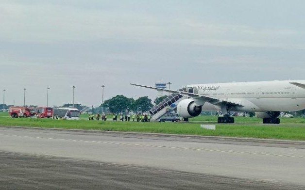 Pesawat Saudi Airlines mendarat darurat usai dapat ancaman bom [tribunnews]