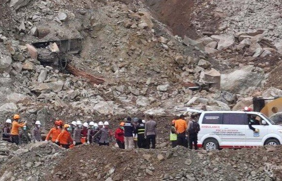 Longsor Gunung Kuda [tribunnews]