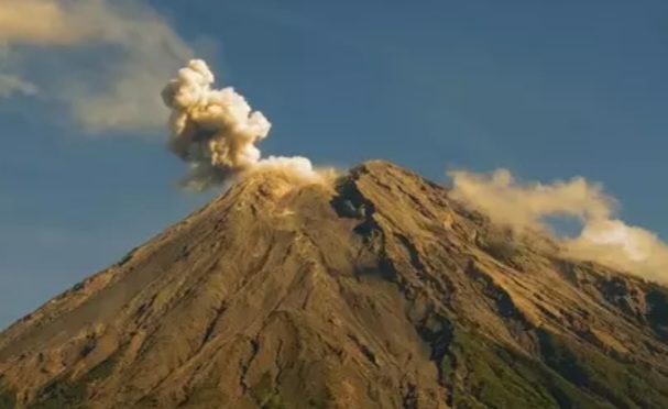 Ilustrasi Gunung Semeru [beritasatu]