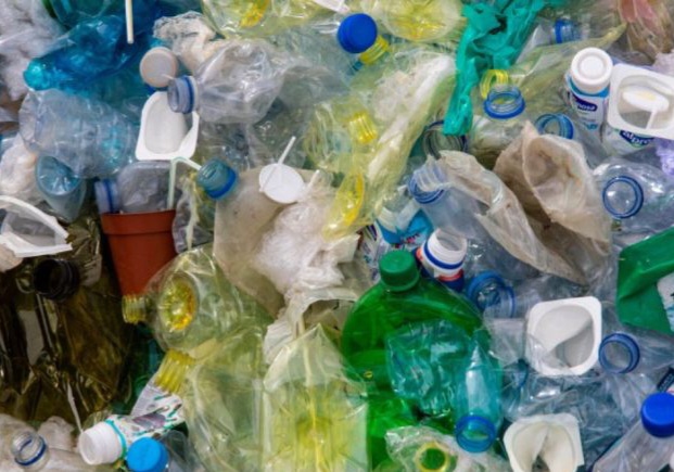 Ilustrasi sampah plastik [balinews]