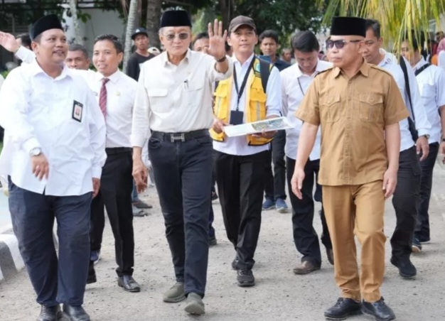 Menteri PU Dody Hanggodo meninjau langsung penggunaan Sekolah Rakyat Sentra Paramita di Kecamatan Labuapi, Kabupaten Lombok Barat, Provinsi Nusa Tenggara Barat (NTB) [jawapos]