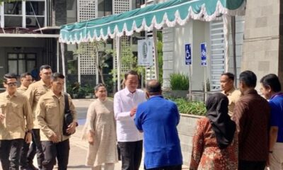 Jokowi bersama Ibu Iriana hadiri Reuni Angkatan 80 Fakultas Kehutanan UGM [tribunnews]