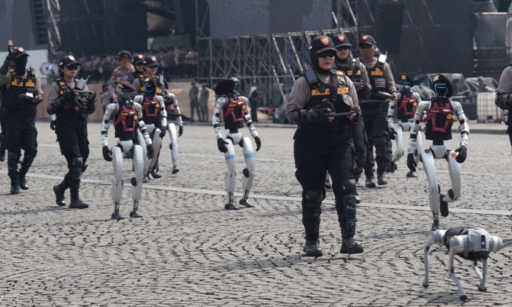 Robot humanoid dan k9 di hut bhayangkara saat HUT ke-79 Bhayangkara [beritanasional]