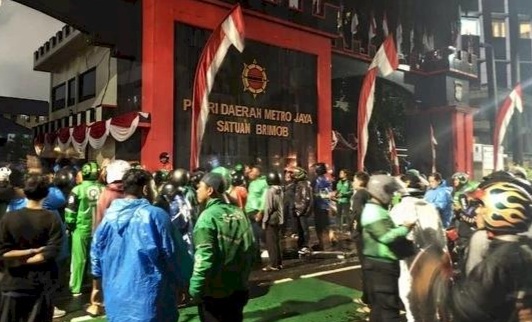 Massa padati mako Brimob Kwitang [westjavatoday]