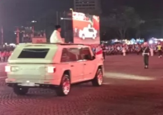 Prabowo lepas Karnaval HUT RI Ke 80 di Monas [sindonews]