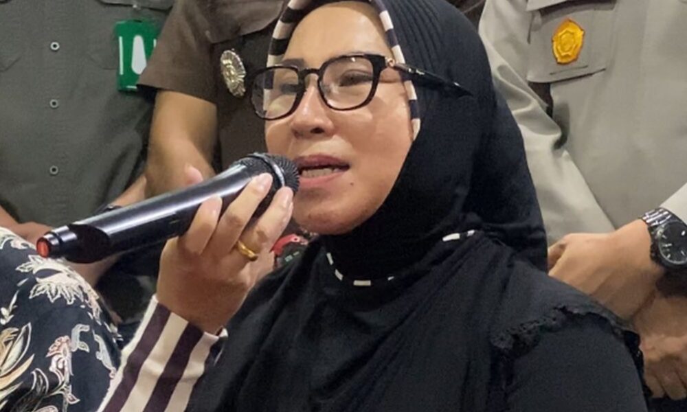 Umi cinta bantah masuk surga bayar Rp 1 juta [kompas]