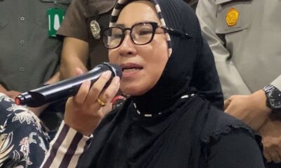 Umi cinta bantah masuk surga bayar Rp 1 juta [kompas]