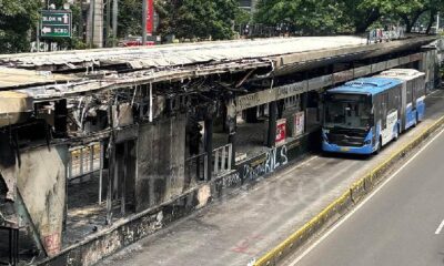 Halte Transjakarta rusak dampak demo ricuh [tempo]