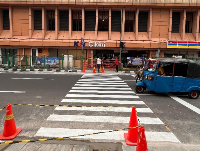 Pelican Crossing di Stasiun Cikini [x]