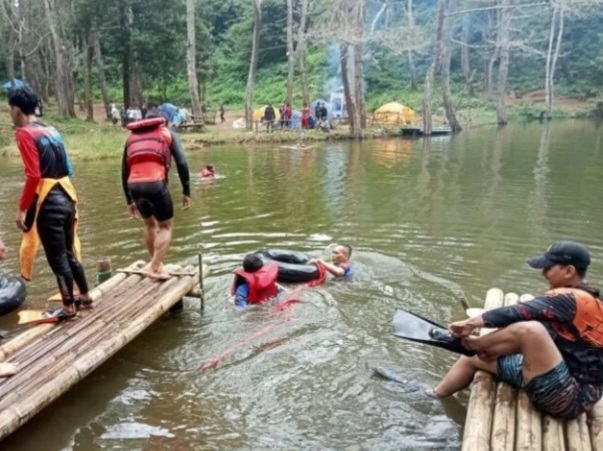Wisatawan tewas usai selamatkan 2 remaja tenggelam di Situ Salawe, Garut [lingkar.news]