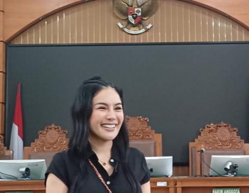 Nikita Mirzani di PN Jakarta Selatan [tribunnews]