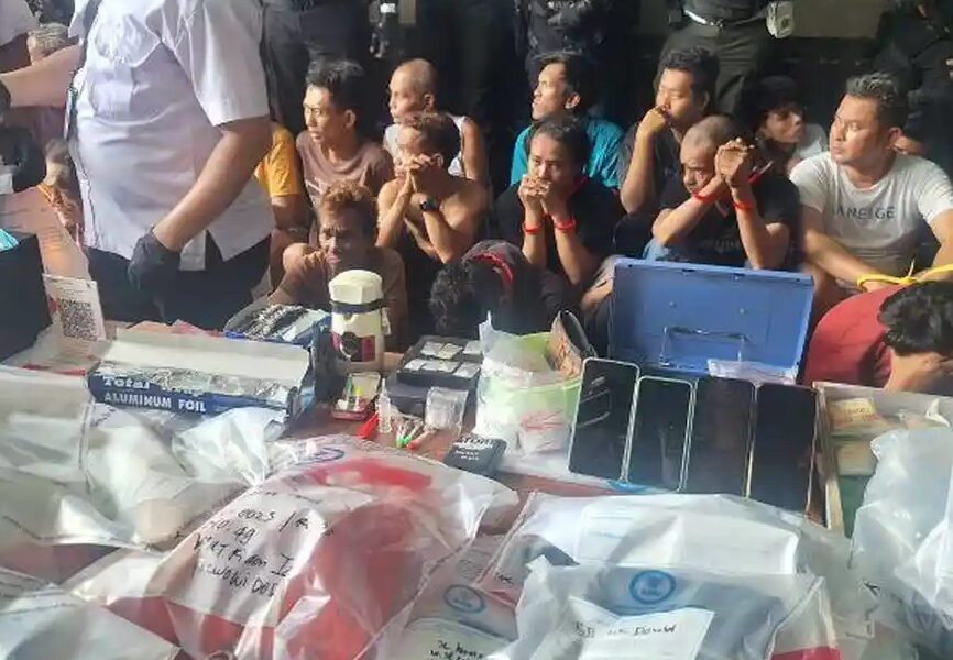Kampung Berlan Jakarta Timur digrebek BNN [tribunnews]