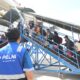 Penumpang saat menaiki transportasi Kapal PELNI