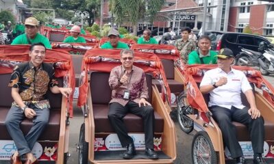 140 abang becak dapat bantuan becak listrik [kompas]