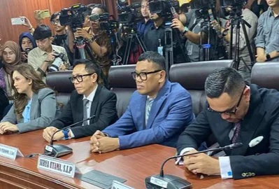 Ahmad Sahroni, Uya Kuya, Eko Patrio, Nafa Urbach hadiri Sidang Putusan MKD DPR [merdeka]