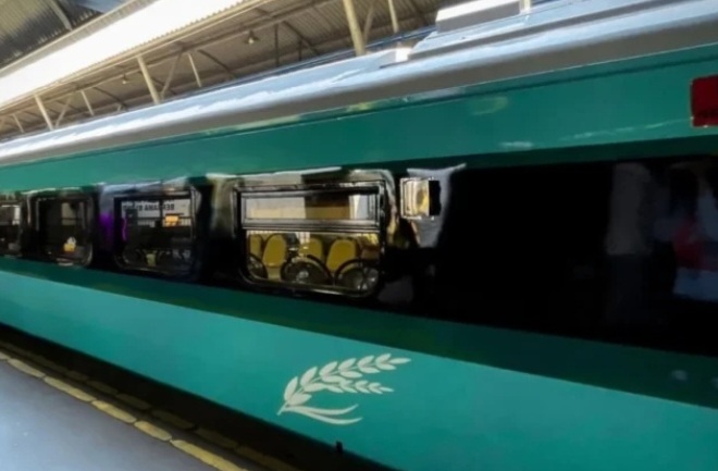 Kereta Api khusus petani dan pedagang [menjadipengaruh]