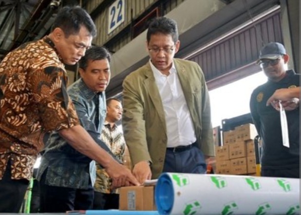 Menkeu Purbaya sidak Bea Cukai di Pelabuhan Tanjung Perak [merdeka]