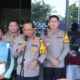 Kapolda Metro Jaya Irjen Asep Edi Suheri memberi penghargaan kepada Rahmat Fauzi (25) seorang ojol gagalkan pencurian motor di Cakung [viva]