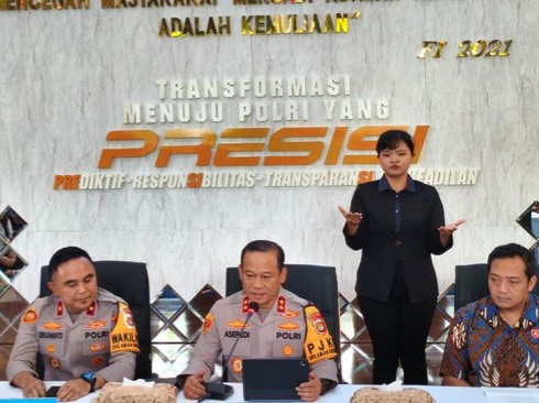 Penetapan 8 tersangka kasus tudingan ijazah palsu Jokowi [riautribune]