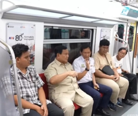 Prabowo coba KRL dari Manggarai ke Stasiun Tanah Abang [mpnindonesia]