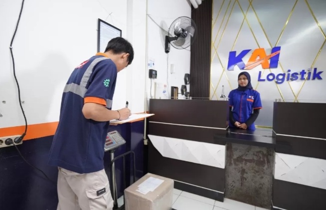 3 Ton Bantuan ke Sumatera disalurkan KAI [jawapos]