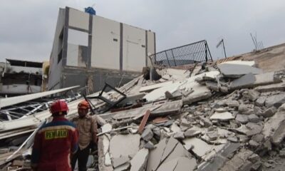 Bangunan gedung parkir di Koja Ambruk [suara]