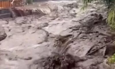 Banjir bandang terjang objek wisata guci tegal [jawapos]
