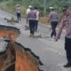 Jalan di Bukit Taratak Rokan Hulu Longsor [mureks]