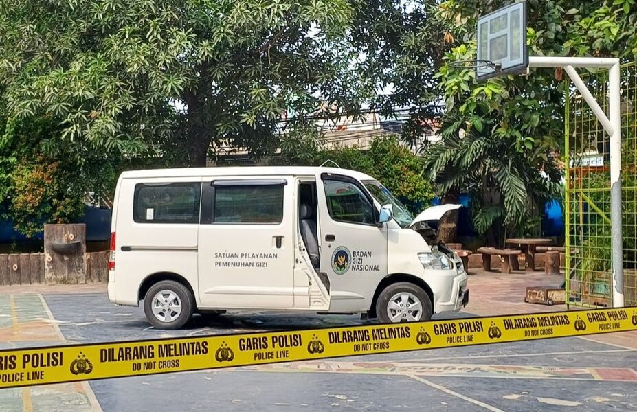 Mobil berstiker MBG tabrak siswa SDN 01 Pagi Kalibaru, Cilincing, Jakarta Utara [kompas]