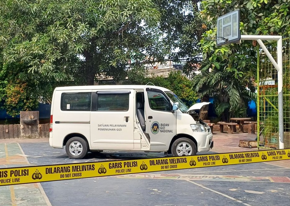 Mobil berstiker MBG tabrak siswa SDN 01 Pagi Kalibaru, Cilincing, Jakarta Utara [kompas]